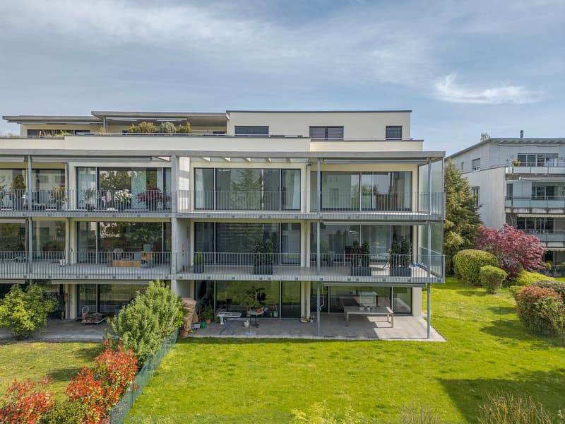 Spacious living with sun balcony in the heart of Lyss (1)