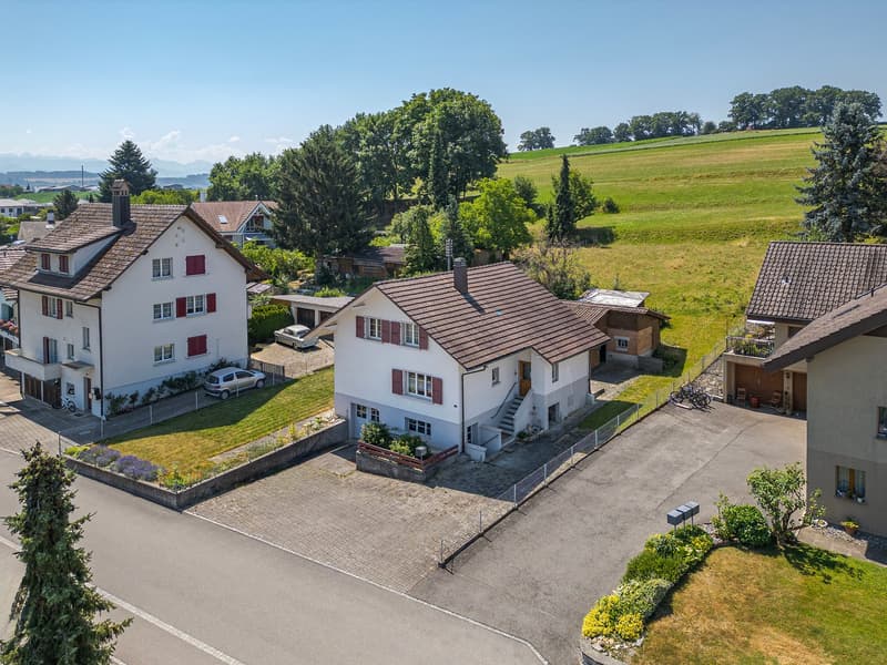 Viel Platz, viel Charme, viel Potenzial – Einfamilienhaus in Gurmels (3)