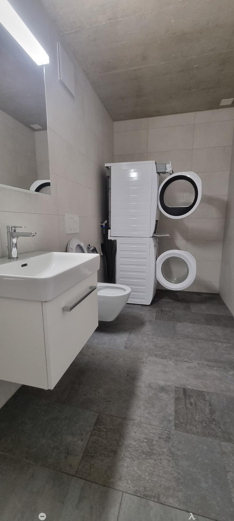 möbliertes WG-Zimmer mit eigenem Bad / chambre meublée en colocation avec salle de bain privée (7)