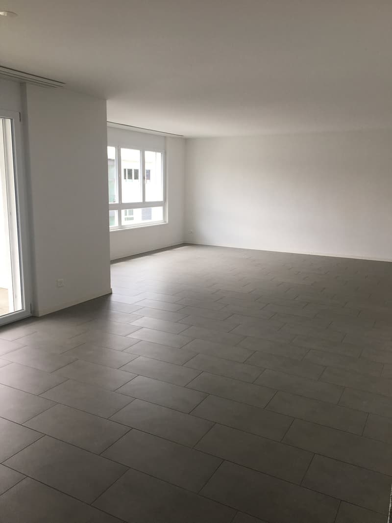 Moderne 4.5-Zimmerwohnung im Zentrum von Lyss (3)
