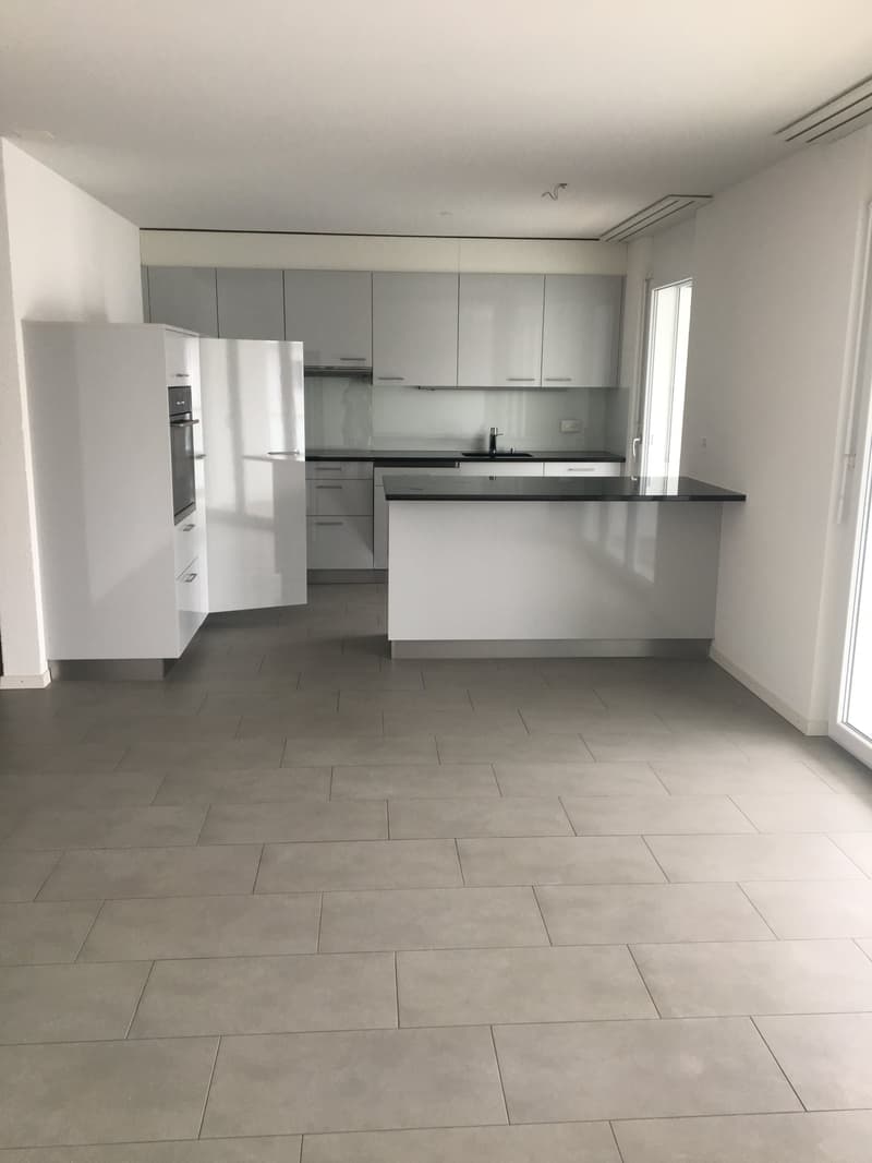 Moderne 4.5-Zimmerwohnung im Zentrum von Lyss (2)