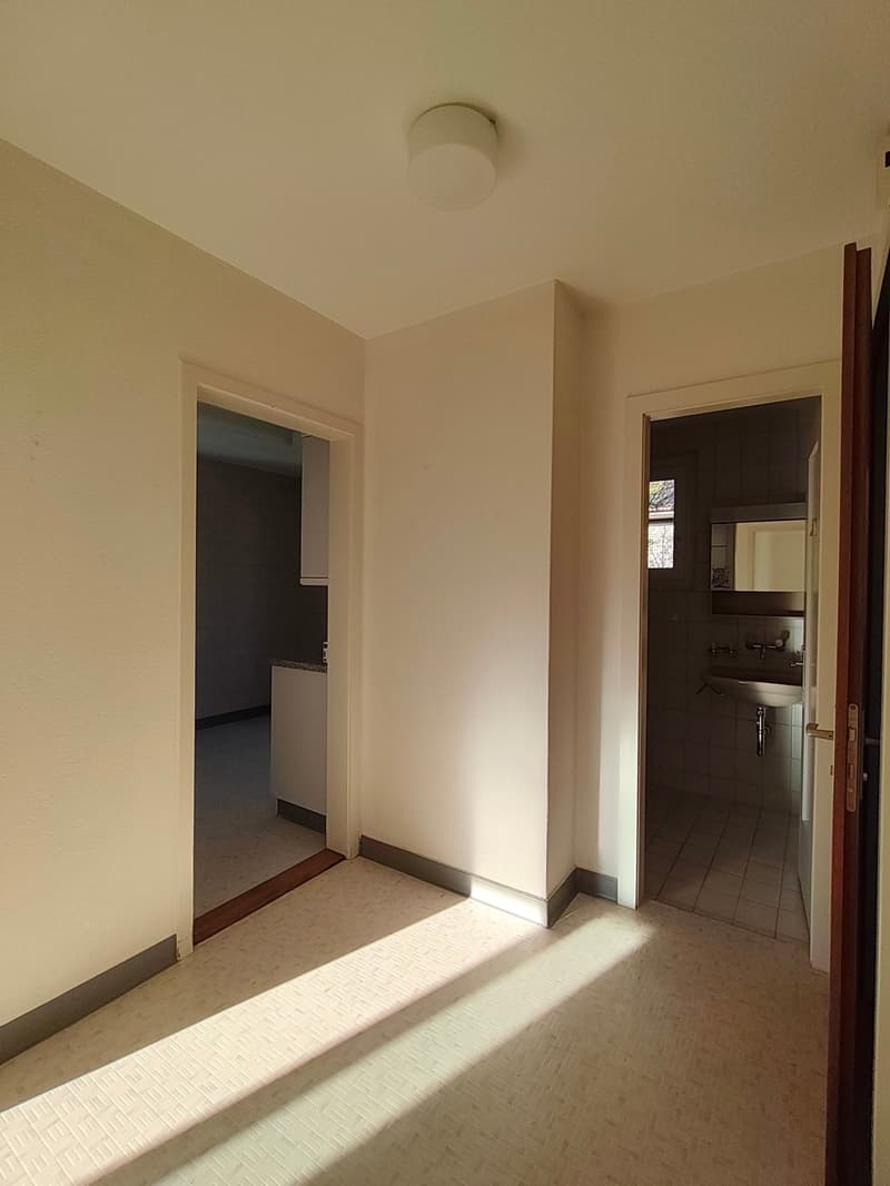 Charmante 2.5-Zimmerwohnung mit Balkon in Aarberg (4)