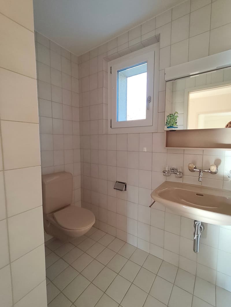 Charmante 2.5-Zimmerwohnung mit Balkon in Aarberg (5)