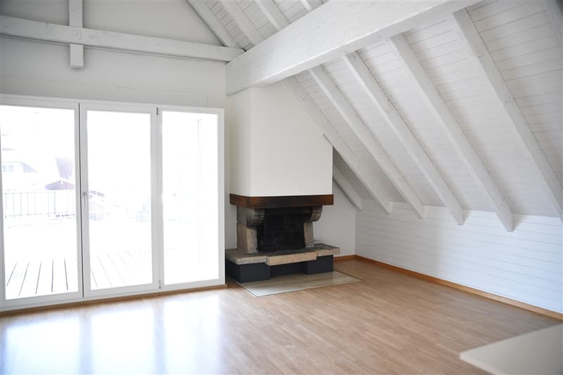 Dachwohnung an ruhiger Lage in 6-Familien-Haus (4)