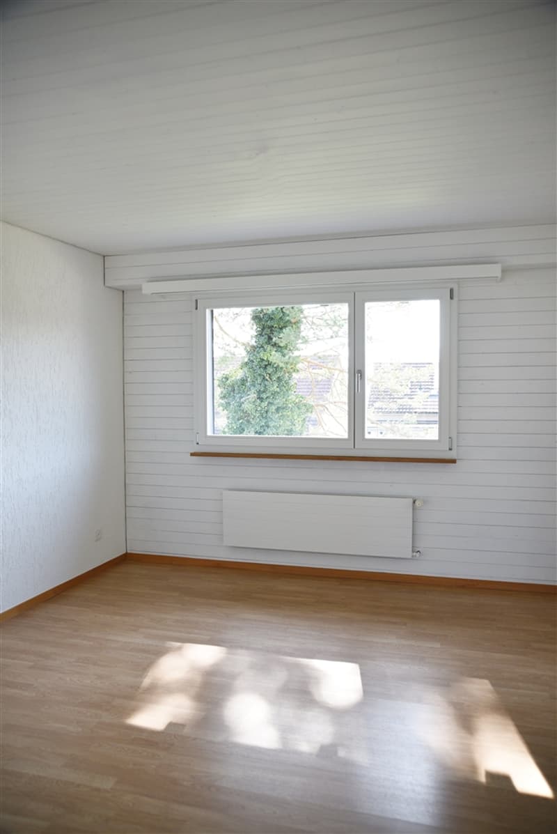 Dachwohnung an ruhiger Lage in 6-Familien-Haus (9)