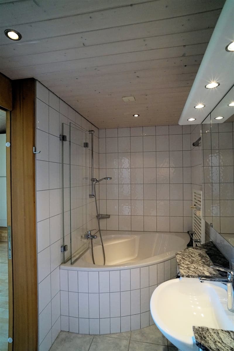 Badezimmer mit Badewanne