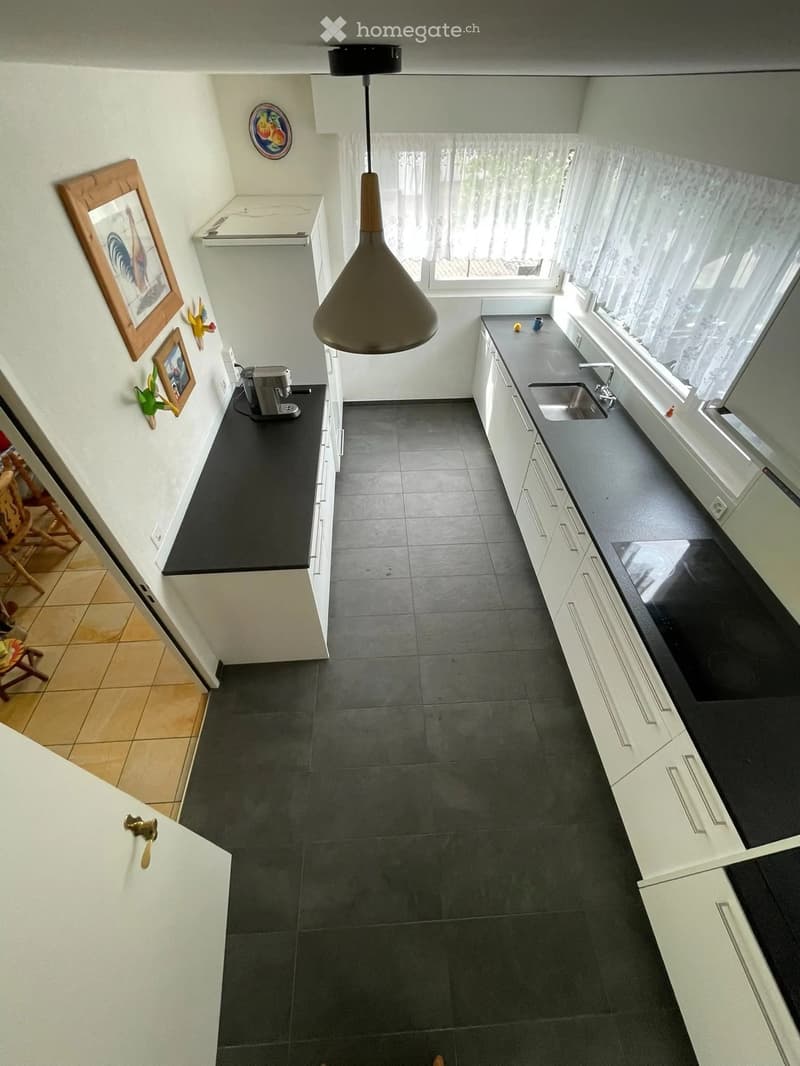 Gepflegtes 6.5-Zimmer-Einfamilienhaus in Binningen (5)