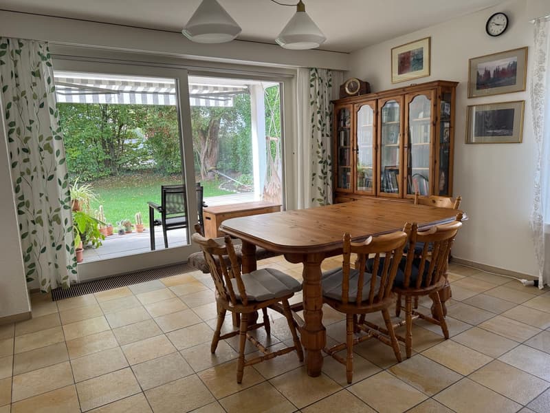 Gepflegtes 6.5-Zimmer-Einfamilienhaus in Binningen (2)