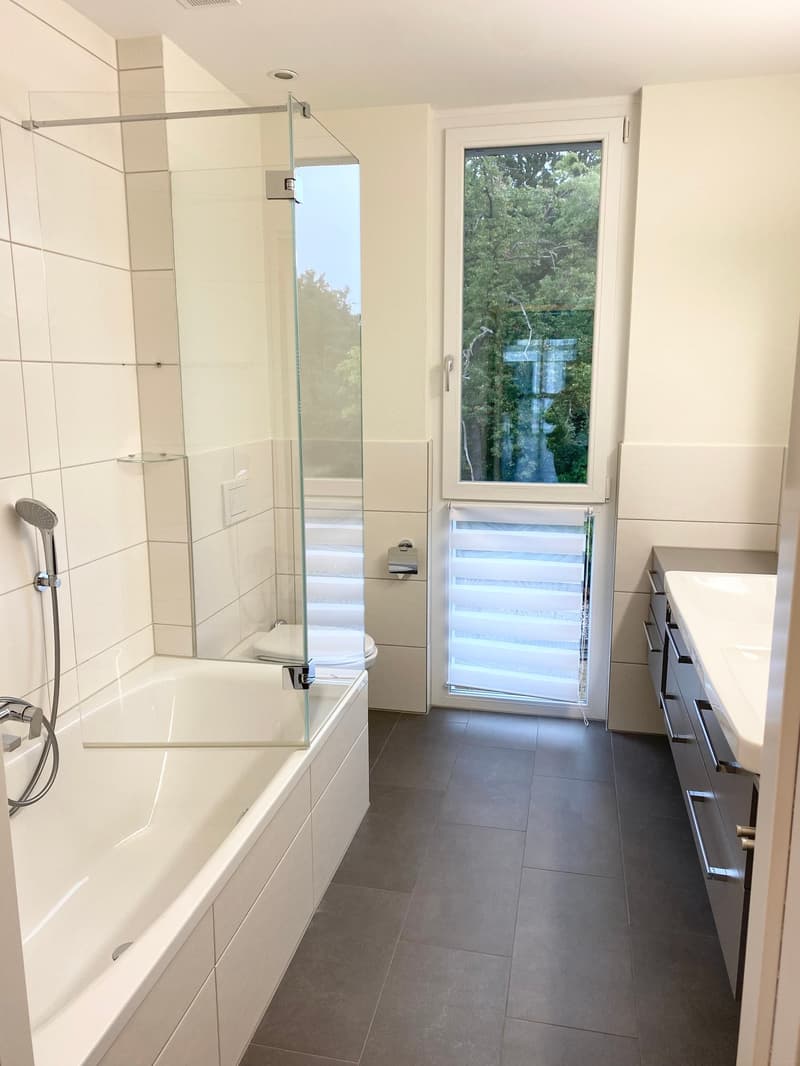 Hochwertige 4.5-Zimmerwohnung mit Wintergarten (9)