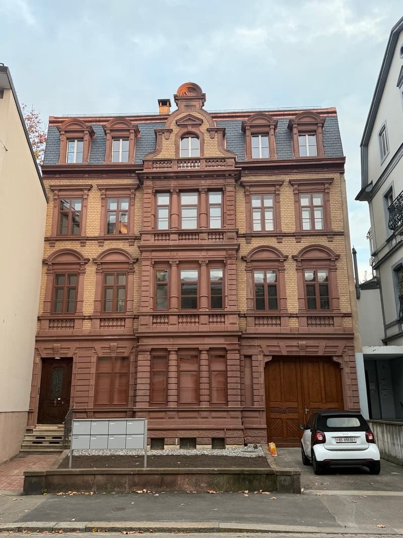 Dreamy 4.5-room apartment with balcony in central location (old building) (11)