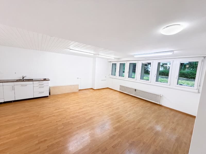 Büro / Atelier / Therapie 50 m2 im Erdgeschoss ! (4)
