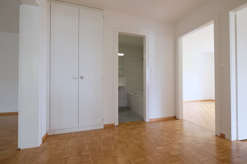 Traumhafte 4-Zimmer-Eigentumswohnung mit grossem Balkon (7)