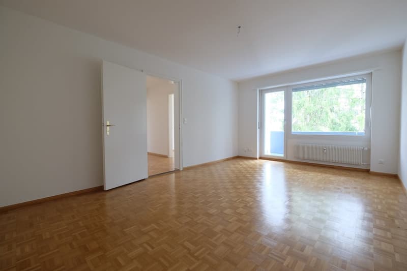 Traumhafte 4-Zimmer-Eigentumswohnung mit grossem Balkon (2)