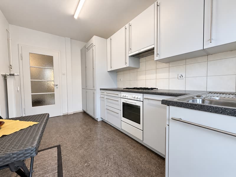 Traumhafte 2-Zimmerwohnung mit grossem Balkon in gepflegtem Altbau (7)