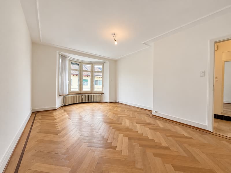 Traumhafte 2-Zimmerwohnung mit grossem Balkon in gepflegtem Altbau (1)