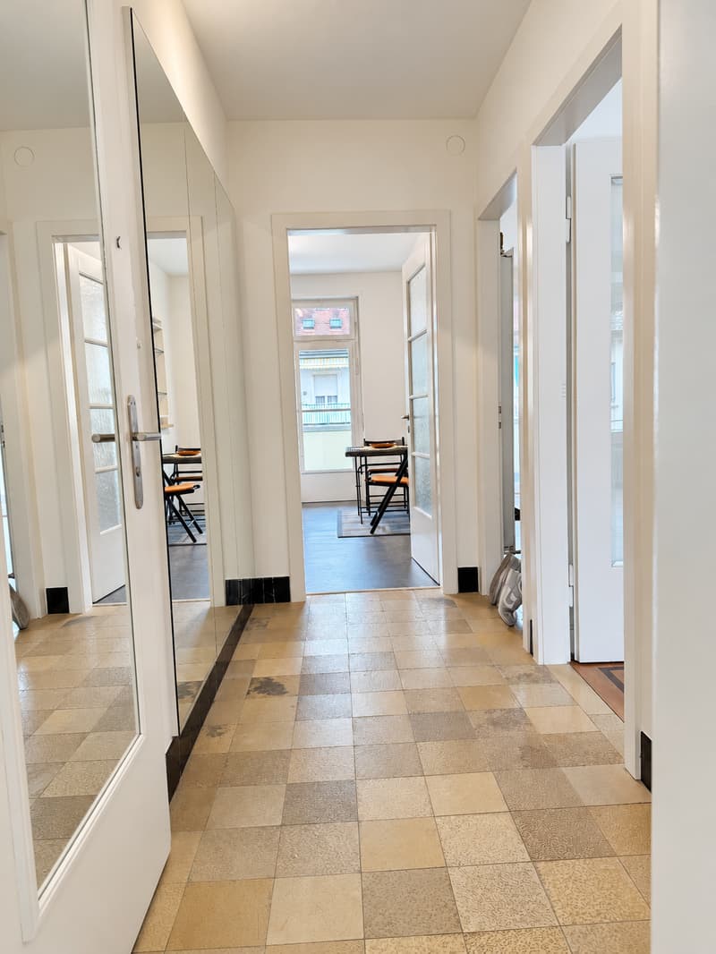 Traumhafte 2-Zimmerwohnung mit grossem Balkon in gepflegtem Altbau (5)