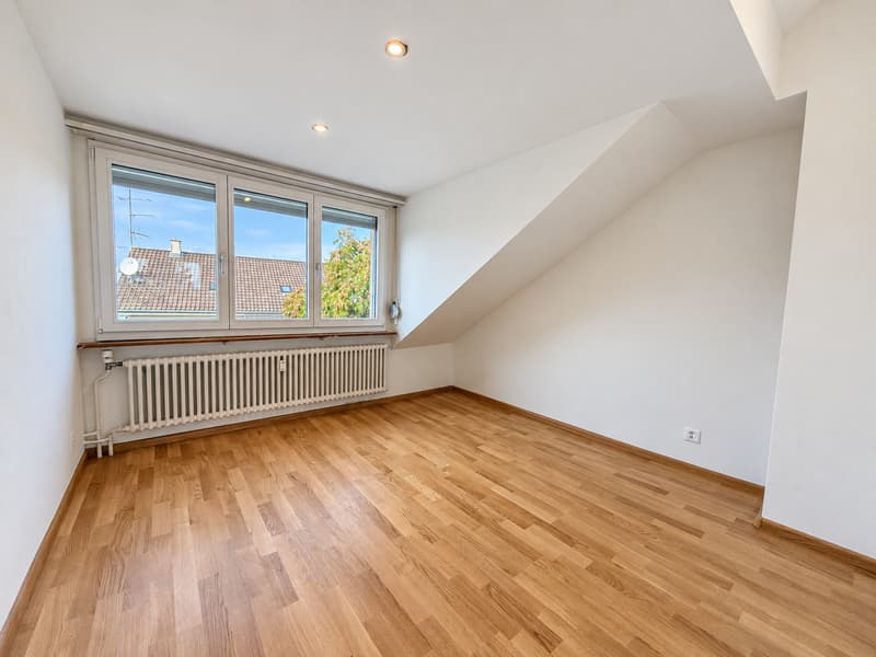 Stilvoll renovierte 2.5-Zimmerwohnung im Dachgeschoss als Erstbezug (14)