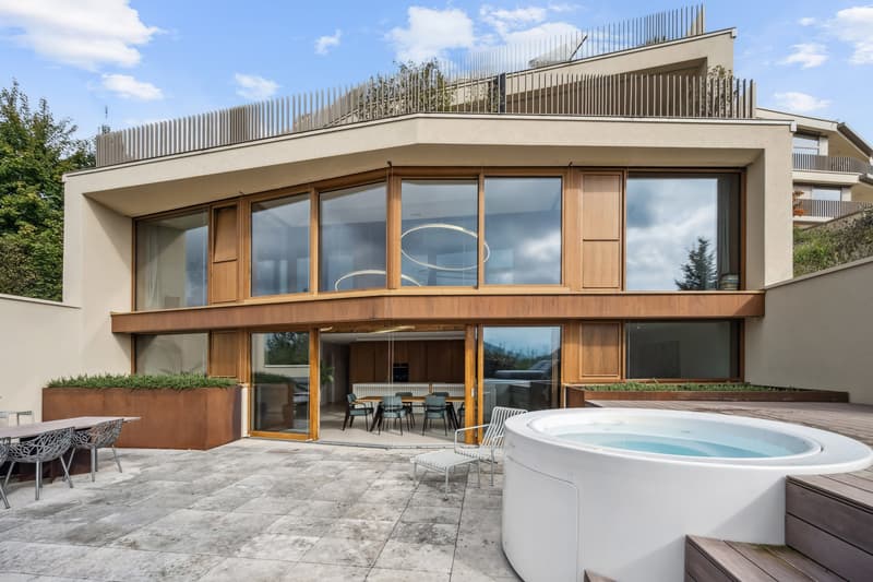 Retreat with unparalleled living feel (5)