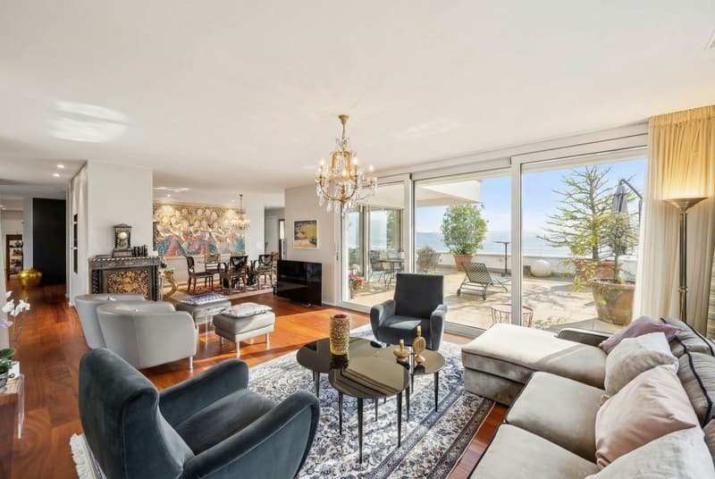 Exclusive attic apartment - living in timeless elegance (2)