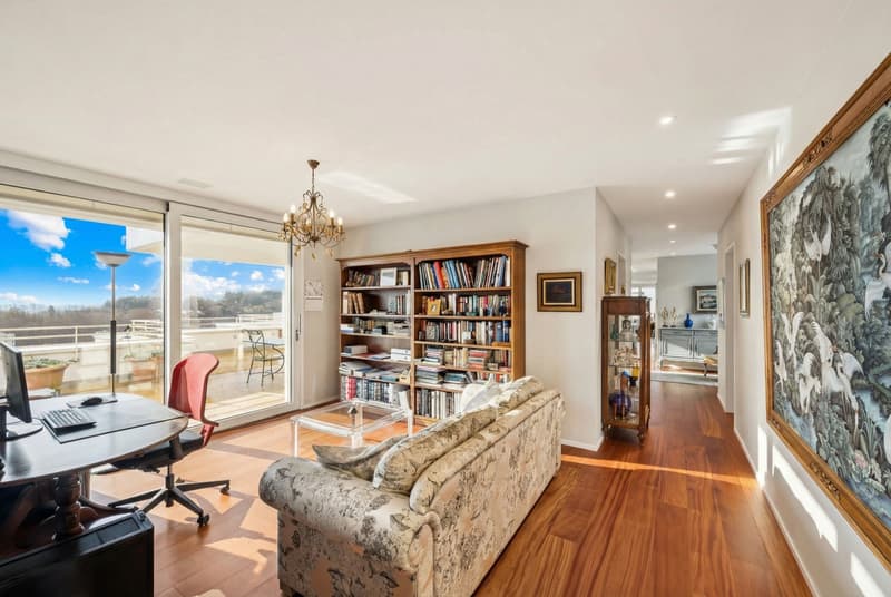 Exclusive attic apartment - living in timeless elegance (11)