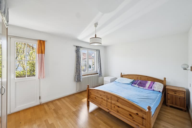 Semi-detached house with character and potential (10)