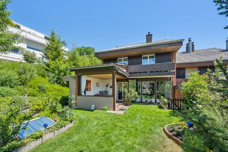 Charming semi-detached house with garden (1)