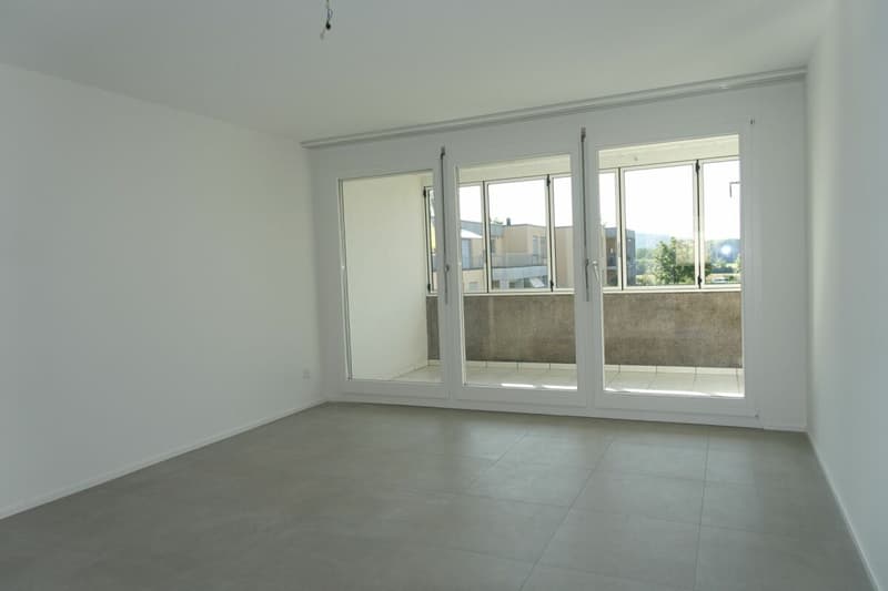 Renovierte 3.5 Zi-Eigentumswohnung mit Balkon und Einstellhallenplatz (2)