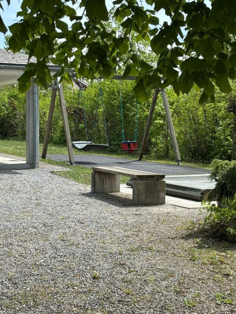 Traumhaftes Eck-Reiheneinfamilienhaus mit zwei Einstellhallenplätze (30)