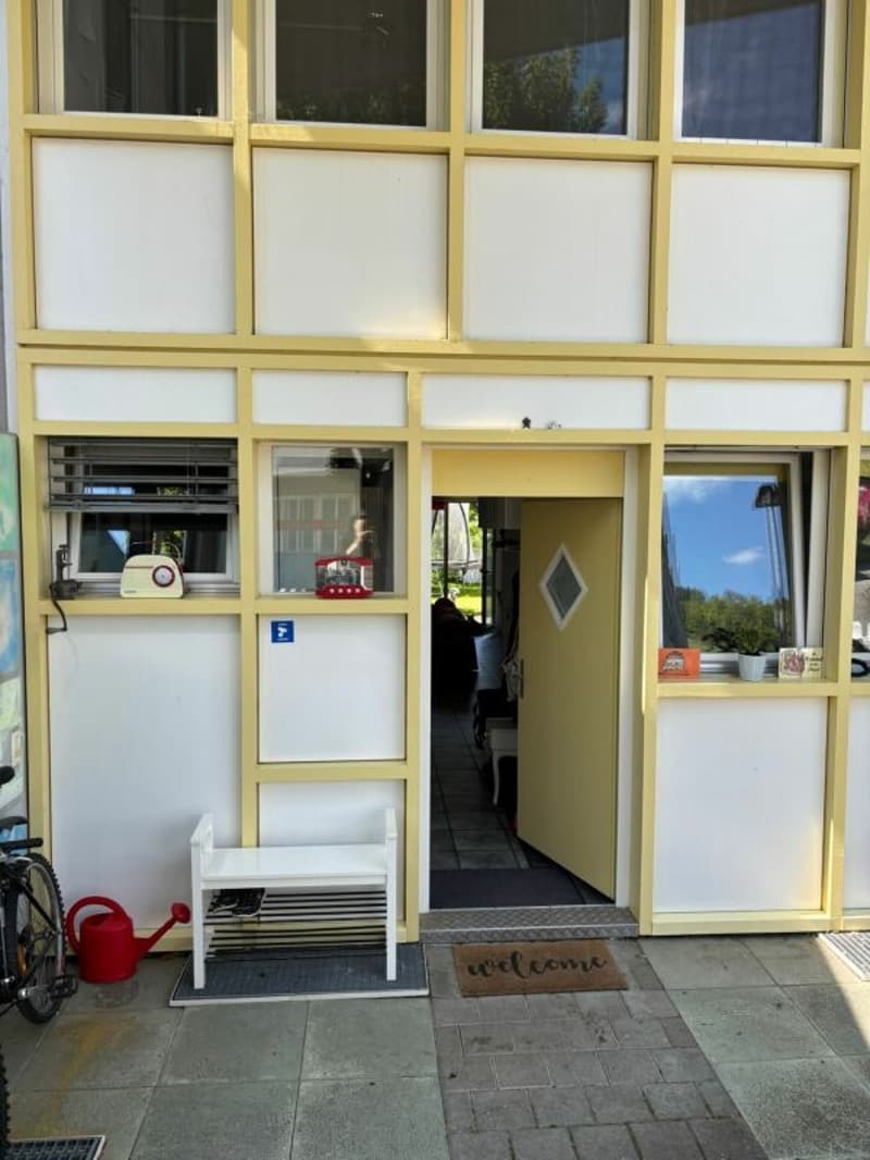 Traumhaftes Eck-Reiheneinfamilienhaus mit zwei Einstellhallenplätze (2)