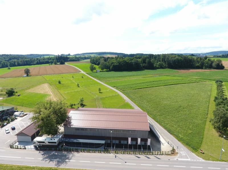 Reserviert! Reitsportimmobilie mit Haus und Reithalle (4)