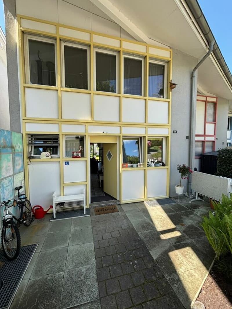 Traumhaftes Eck-Reiheneinfamilienhaus mit zwei Einstellhallenplätze (5)