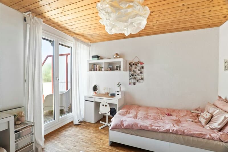 Doppeleinfamilienhaus mit grosser Rasenfläche (19)