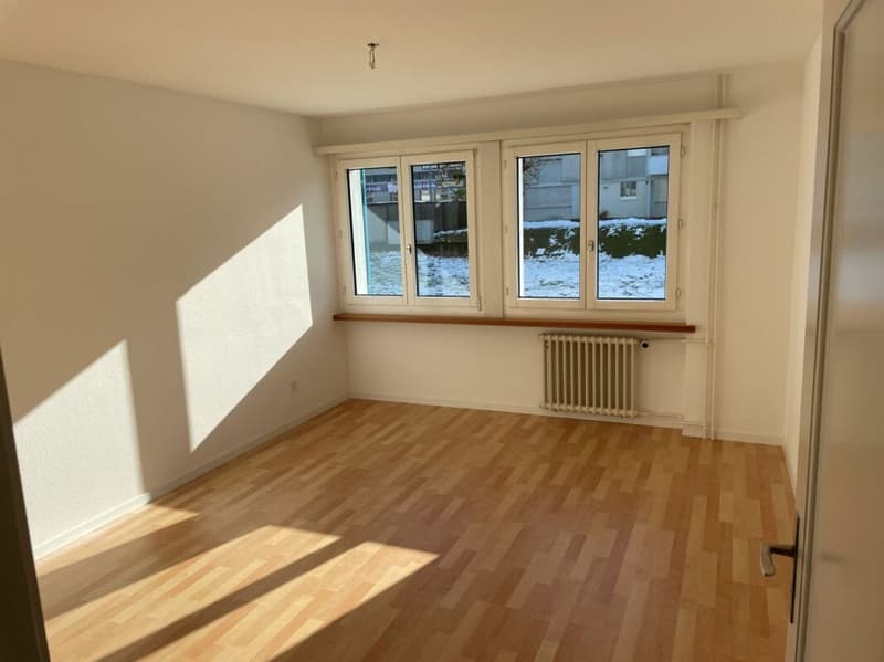 Schöne helle 4-Zimmer-Wohnung mit Balkon im 3. Obergeschoss (1)