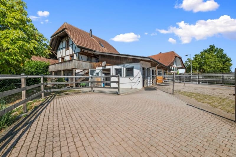 Aussergewöhnliches Landgut mit Reitanlage - eine Oase für Mensch und Pferd (5)