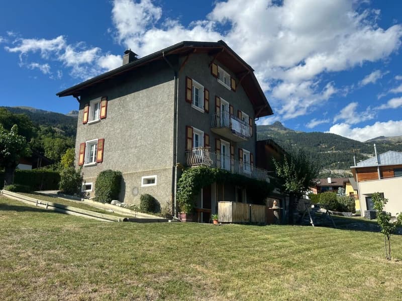 Einzigartig! Zweifamilienhaus im Skigebiet Crans-Montana/VS (1)