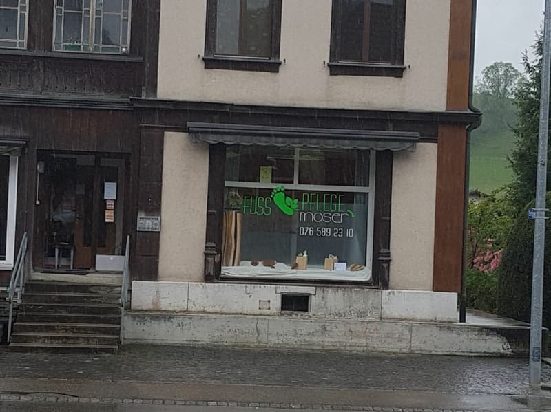 Gewerberaum mit Aussenparkplatz (1)
