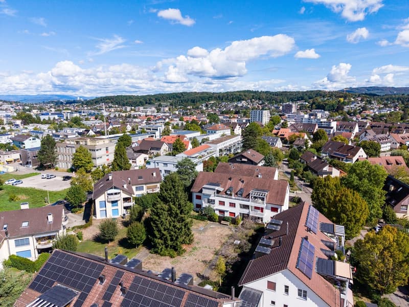 Traumhafte Dachwohnung an ruhiger Lage , Nahe vom Dorfzentrum (2)