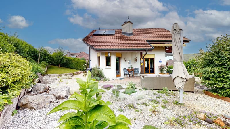 Deliziosa casa unifamiliare di 7,5 locali con carport (1)