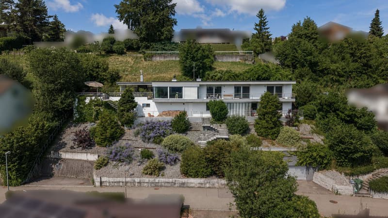 Exklusives 5.5-Zimmer-Einfamilienhaus mit atemberaubender Fernsicht (1)