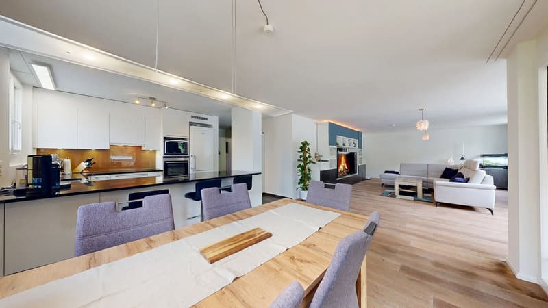 Moderne 4.5-Zimmer-Wohnung mit Balkon und zwei Einstellhallenplätzen (1)
