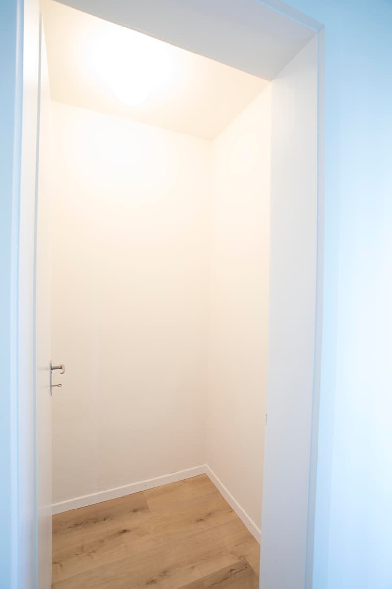 Helle 3-Zimmer-Wohnung im 16. Stock mit Balkon und Weitsicht in Nidau (11-1601) (10)