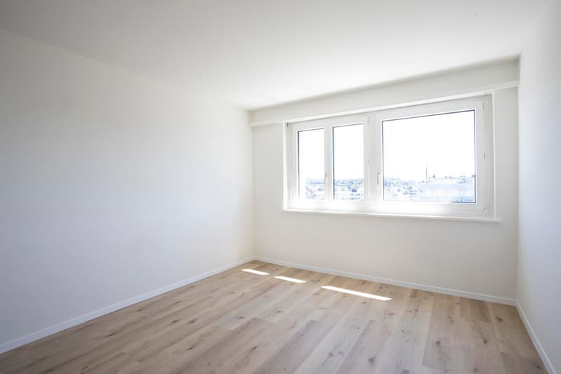 Helle 3-Zimmer-Wohnung im 16. Stock mit Balkon und Weitsicht in Nidau (11-1601) (2)