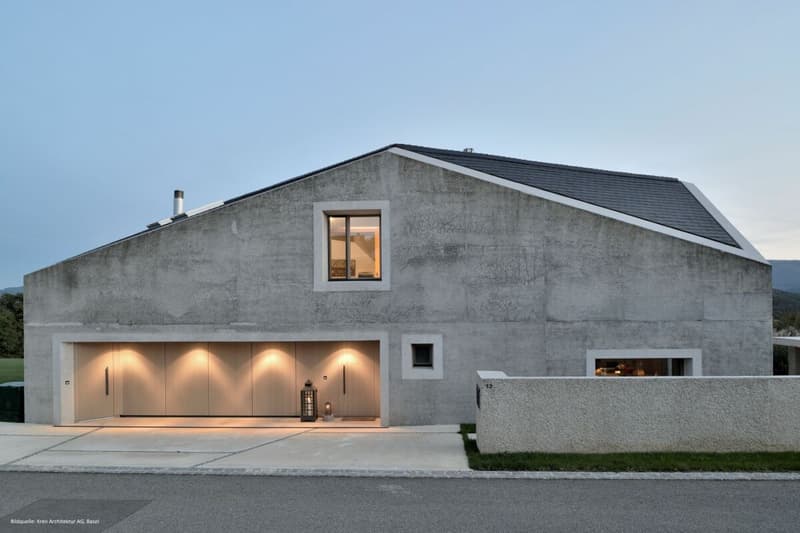 Unique Architectural House with Unobstructed Long-Distance View (1)