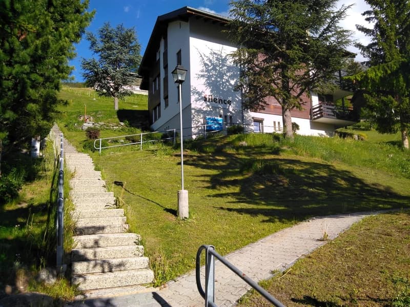 Charming small apartment in car-free Grächen (1)
