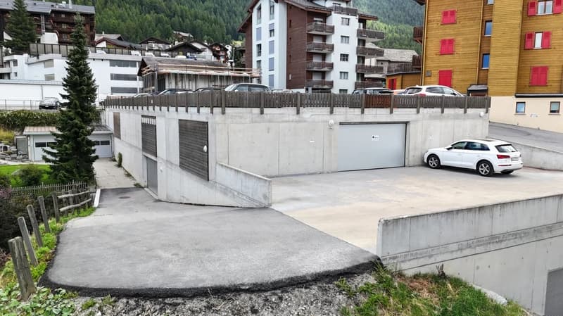 Parcheggio di lusso nel centro del villaggio di Grächen (4)