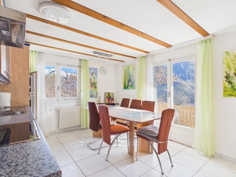 Geräumiges Wohnhaus mit sonnigem Garten oberhalb Naters (5)