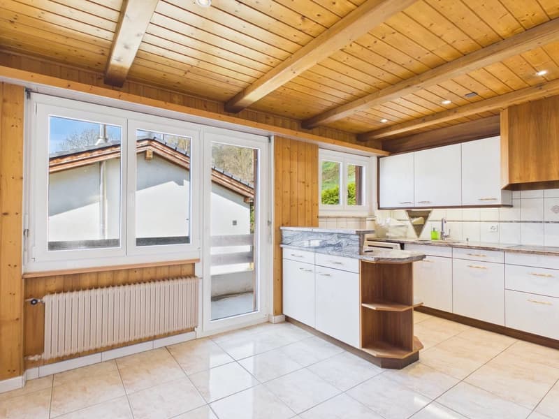 Spacious owner-occupied apartment with panoramic views (4)