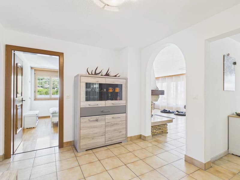 Charming garden apartment with a view and garage in Stalden (4)