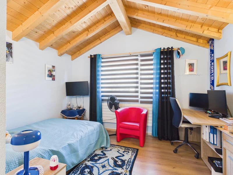 Ideal rental property with two apartments (11)