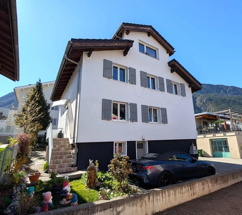 Ideal rental property with two apartments (1)